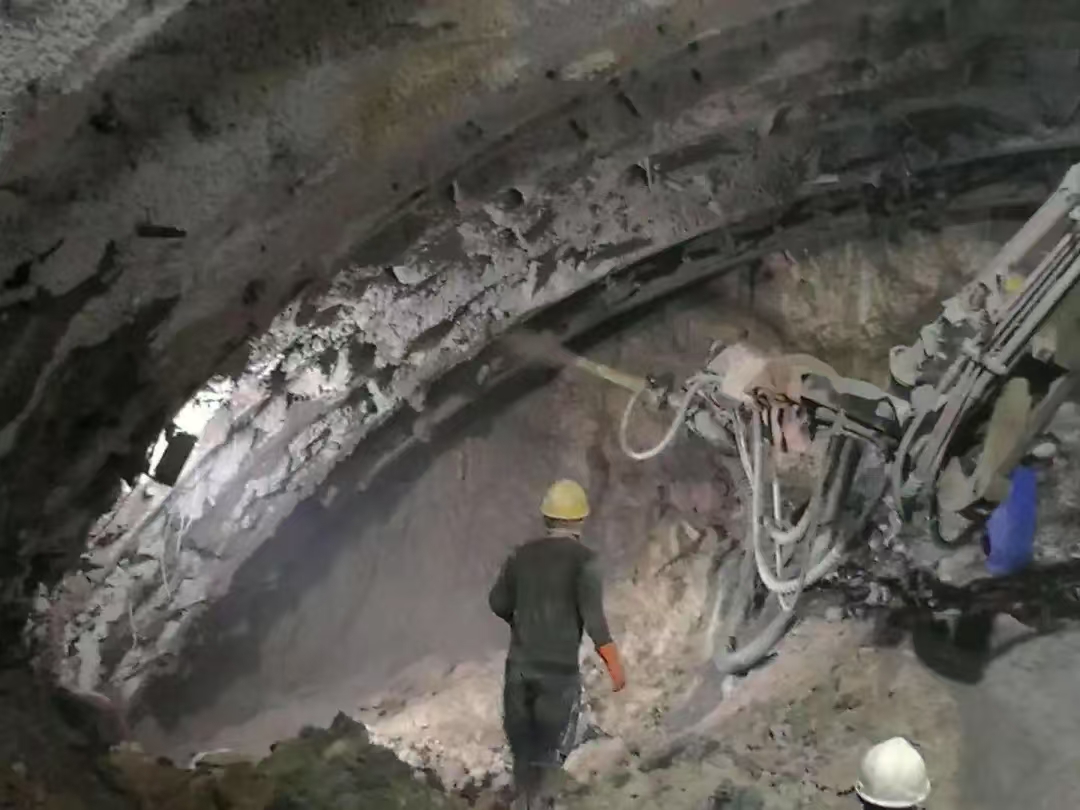 西峡隧道喷射混凝土如何有效控制回弹量   