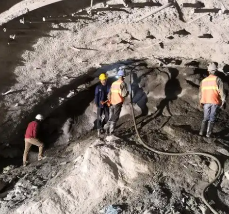 西峡拱顶带模注浆料的施工流程及注意事项